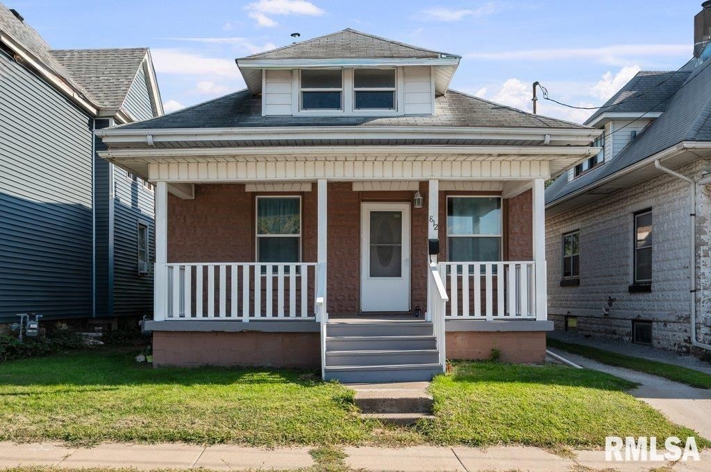812 7TH Avenue, Rock Island, IL 61201