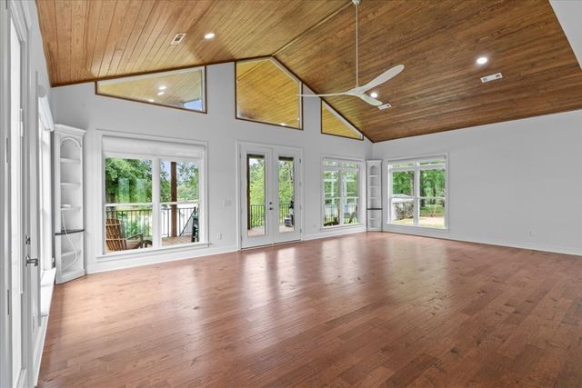 106 Lakeview Lane, Headland, AL 36345