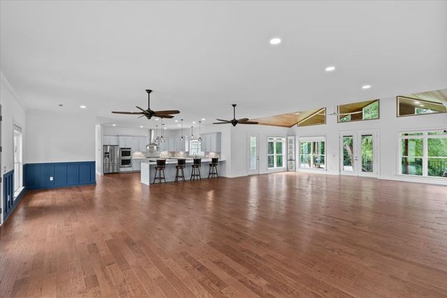 106 Lakeview Lane, Headland, AL 36345