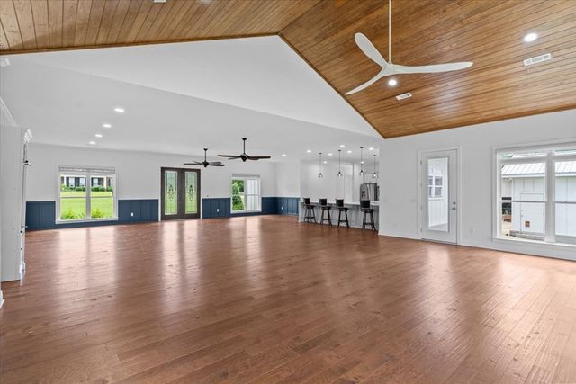 106 Lakeview Lane, Headland, AL 36345