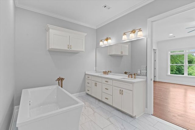 106 Lakeview Lane, Headland, AL 36345