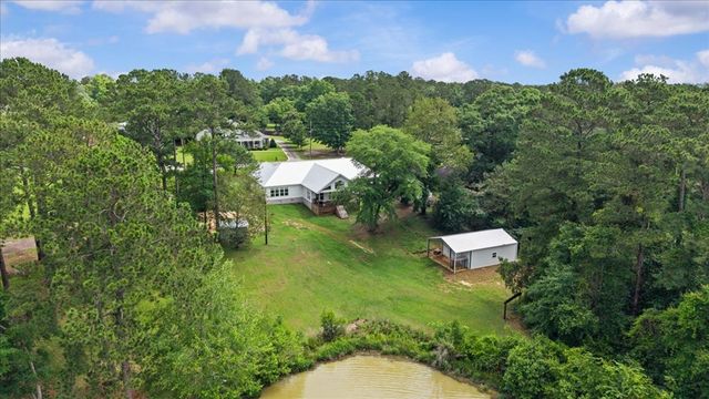 106 Lakeview Lane, Headland, AL 36345