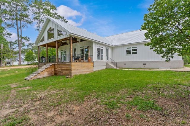 106 Lakeview Lane, Headland, AL 36345