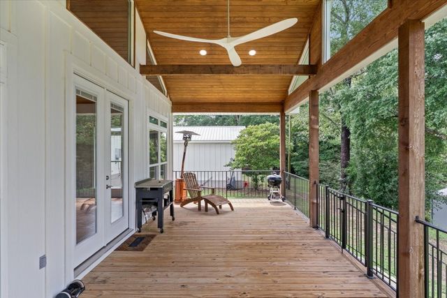 106 Lakeview Lane, Headland, AL 36345