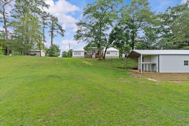 106 Lakeview Lane, Headland, AL 36345