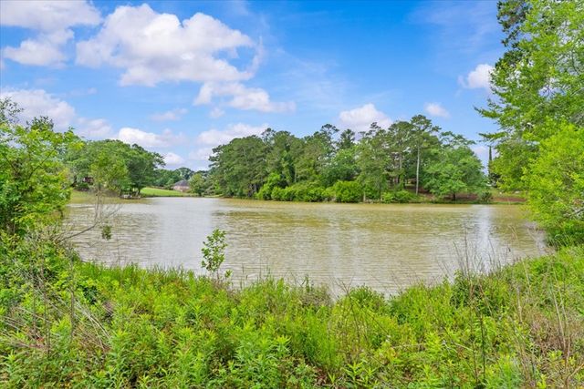 106 Lakeview Lane, Headland, AL 36345