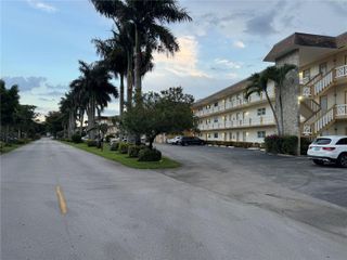 5111 W Oakland Park Blvd 307, Lauderdale Lakes, FL 33313