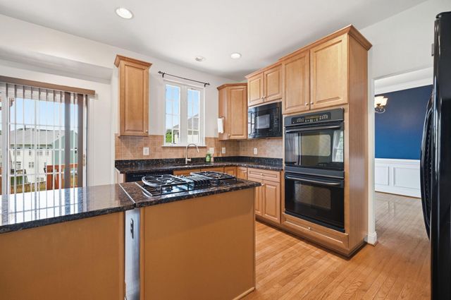 3311 MCCORKLE CT, Triangle, VA 22172