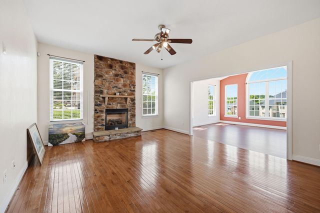 3311 MCCORKLE CT, Triangle, VA 22172