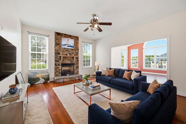 3311 MCCORKLE CT, Triangle, VA 22172