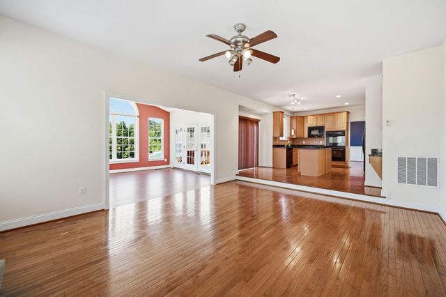 3311 MCCORKLE CT, Triangle, VA 22172