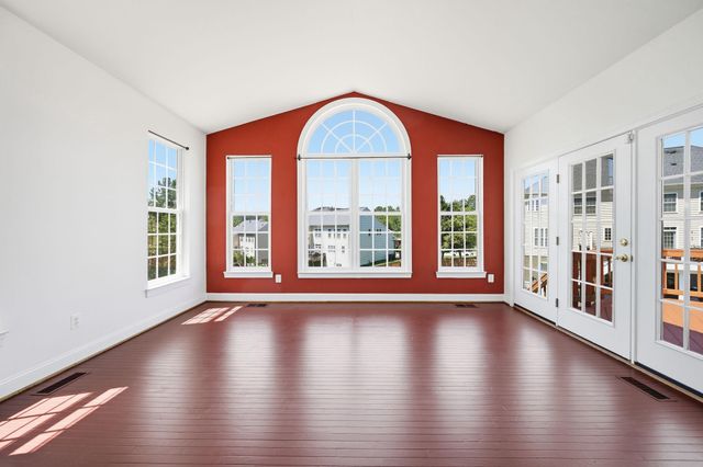 3311 MCCORKLE CT, Triangle, VA 22172