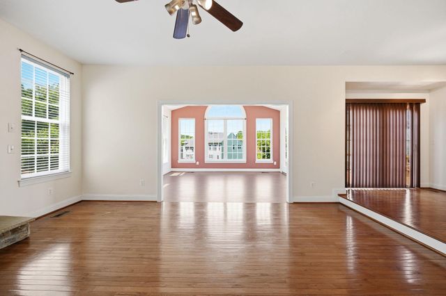 3311 MCCORKLE CT, Triangle, VA 22172