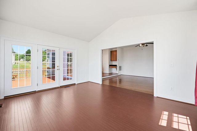 3311 MCCORKLE CT, Triangle, VA 22172