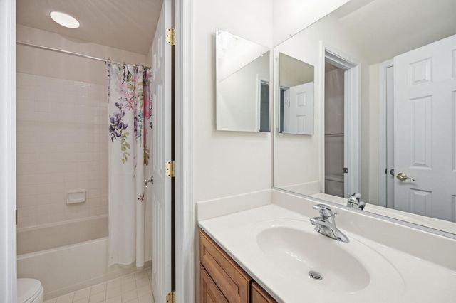 3311 MCCORKLE CT, Triangle, VA 22172
