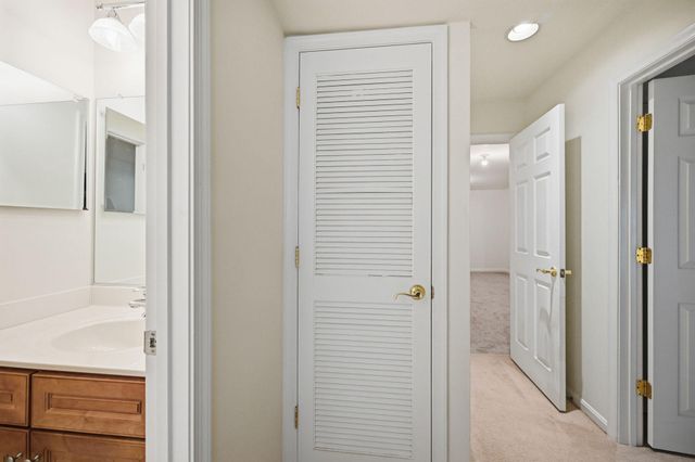 3311 MCCORKLE CT, Triangle, VA 22172