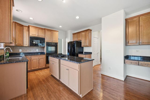 3311 MCCORKLE CT, Triangle, VA 22172