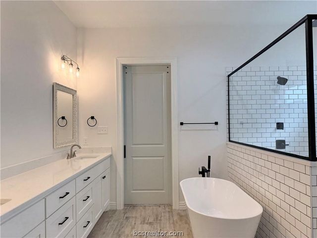 4213 Skylar Drive, College Station, TX 77845