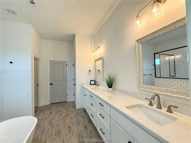 4213 Skylar Drive, College Station, TX 77845