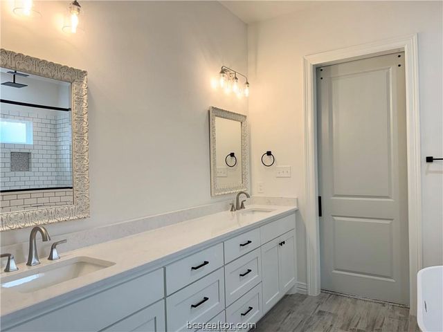 4213 Skylar Drive, College Station, TX 77845