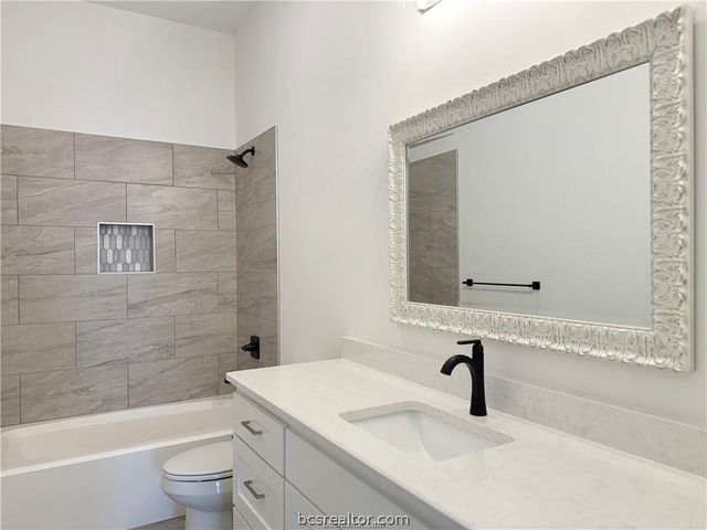 4213 Skylar Drive, College Station, TX 77845