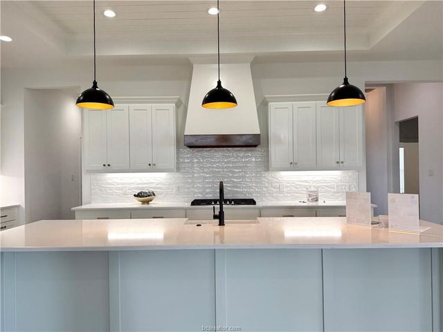 4213 Skylar Drive, College Station, TX 77845