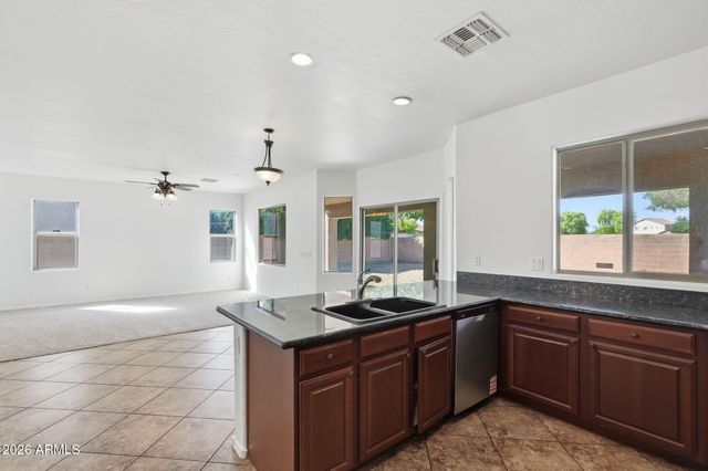 1727 W SAN TAN HILLS Drive, San Tan Valley, AZ 85144