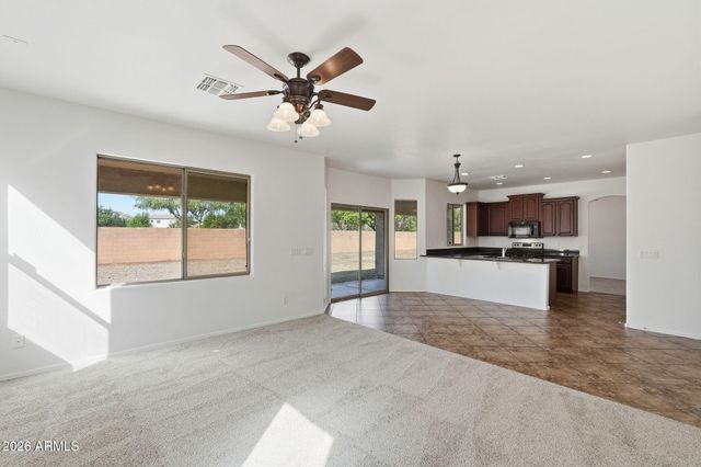 1727 W SAN TAN HILLS Drive, San Tan Valley, AZ 85144