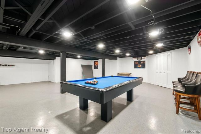 33437 Somerset Drive, Sterling Heights, MI 48312