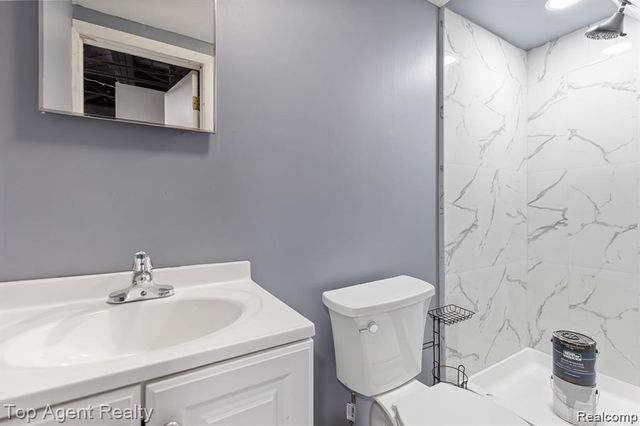 33437 Somerset Drive, Sterling Heights, MI 48312