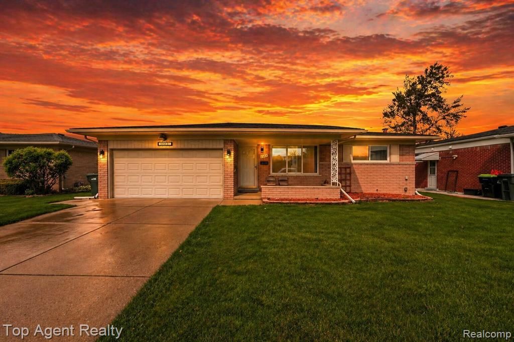 33437 Somerset Drive, Sterling Heights, MI 48312