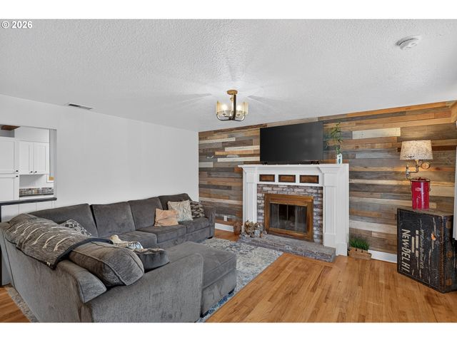 1549 Ne 9TH St, Mc Minnville, OR 97128