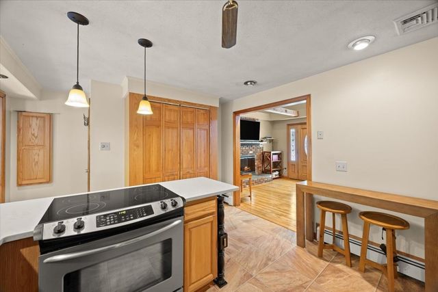 58 Briarwood Dr, Taunton, MA 02780