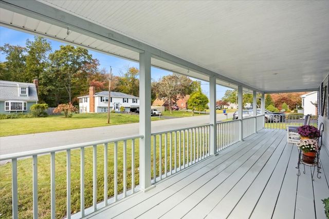 58 Briarwood Dr, Taunton, MA 02780