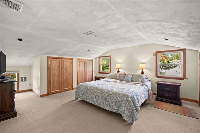 58 Briarwood Dr, Taunton, MA 02780