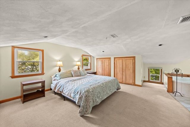 58 Briarwood Dr, Taunton, MA 02780