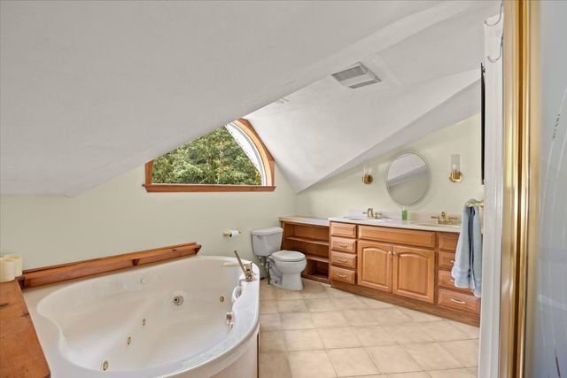 58 Briarwood Dr, Taunton, MA 02780