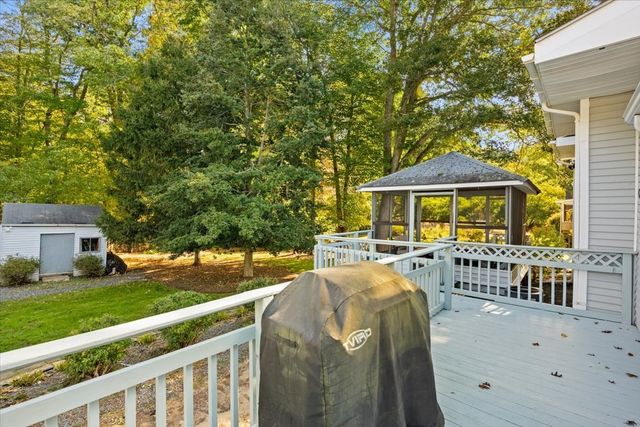 58 Briarwood Dr, Taunton, MA 02780