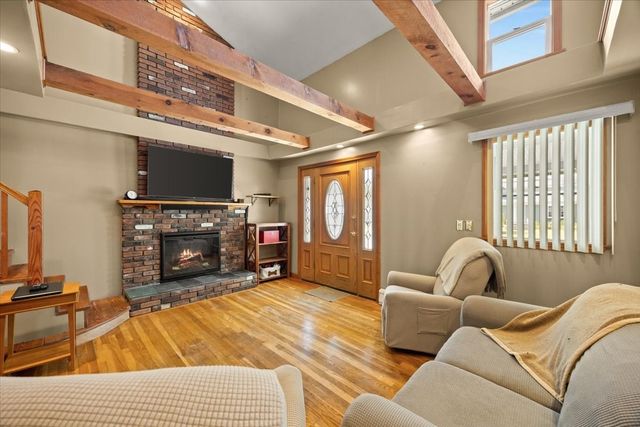 58 Briarwood Dr, Taunton, MA 02780