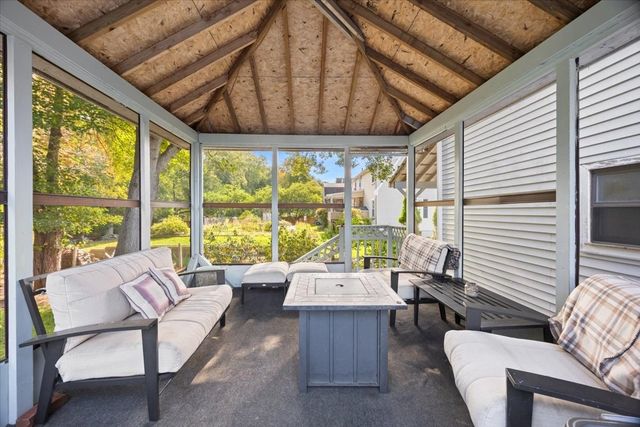 58 Briarwood Dr, Taunton, MA 02780