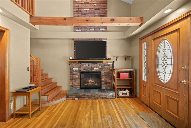 58 Briarwood Dr, Taunton, MA 02780