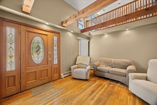 58 Briarwood Dr, Taunton, MA 02780