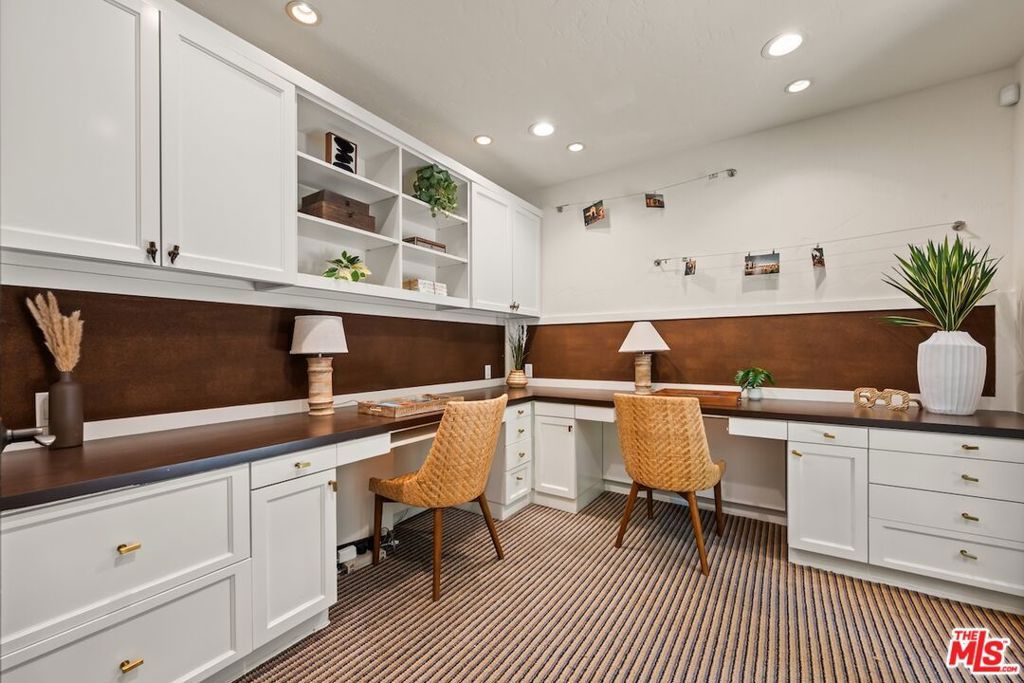 Image 18 of property listing at 11662 Duque Drive, Studio City, CA 91604