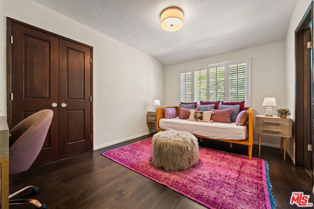 Image 34 of property listing at 11662 Duque Drive, Studio City, CA 91604