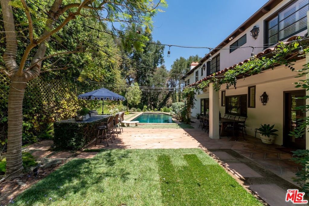 Image 48 of property listing at 11662 Duque Drive, Studio City, CA 91604