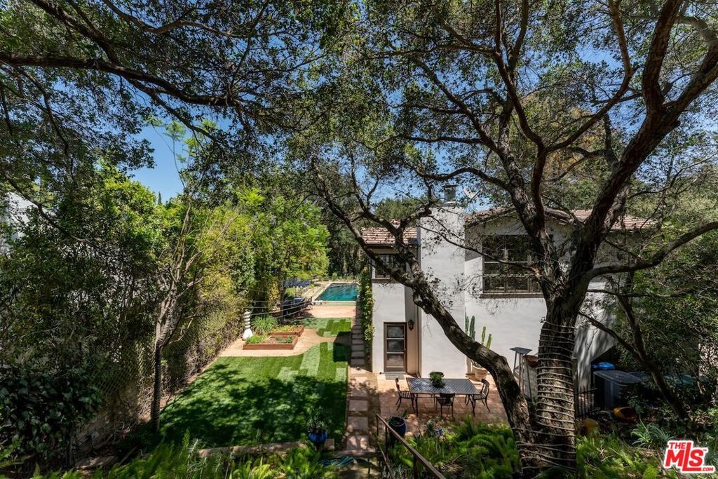 Image 52 of property listing at 11662 Duque Drive, Studio City, CA 91604