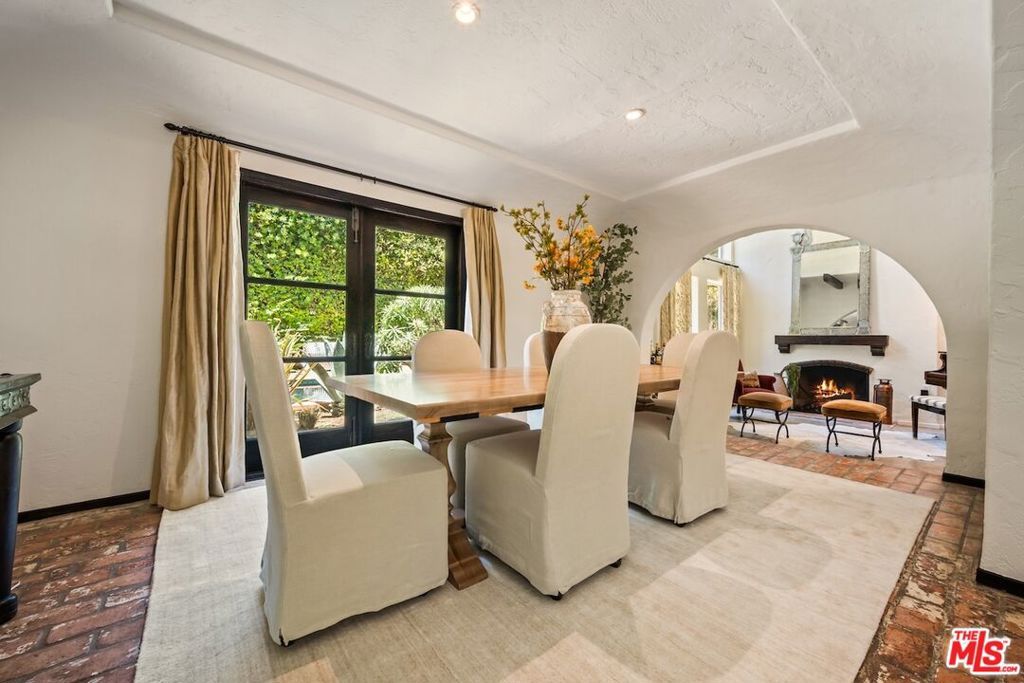 Image 8 of property listing at 11662 Duque Drive, Studio City, CA 91604