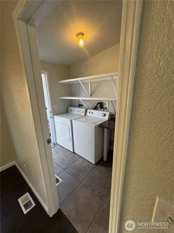 2168 Norman Drive, Oak Harbor, WA 98277