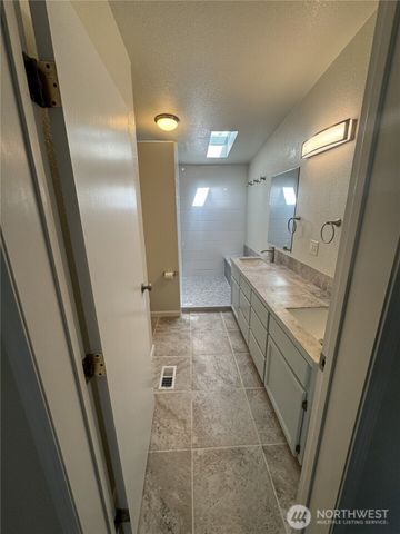 2168 Norman Drive, Oak Harbor, WA 98277