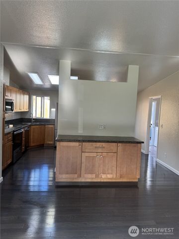 2168 Norman Drive, Oak Harbor, WA 98277